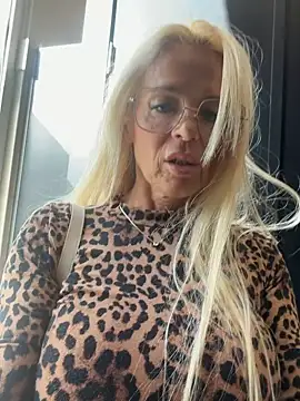 Reyna63 online show from 05/15/26, 04:47