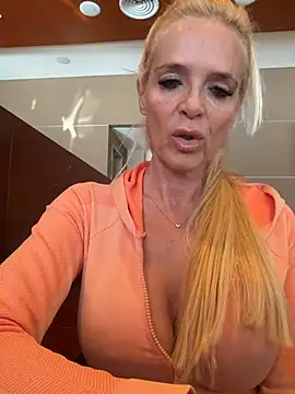 Reyna63 online show from 06/19/26, 06:01