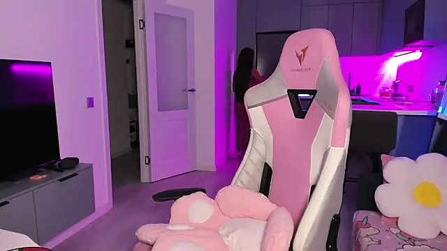 wow lovie online show from 10/10/25, 05:12