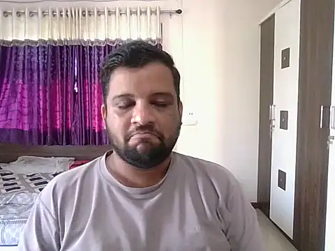 Snapshot of dhruv_love chatting on 11/10/25, 04:00 dhruv love online show from 11/10/25, 04:00