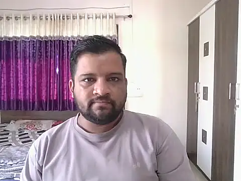 Snapshot of dhruv_love chatting on 11/13/25, 03:49 dhruv love online show from 11/13/25, 03:49