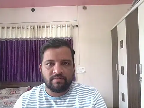 Snapshot of dhruv_love chatting on 11/17/25, 07:58 dhruv love online show from 11/17/25, 07:58