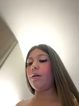 Alyshanon18 online show from 03/20/25, 12:08