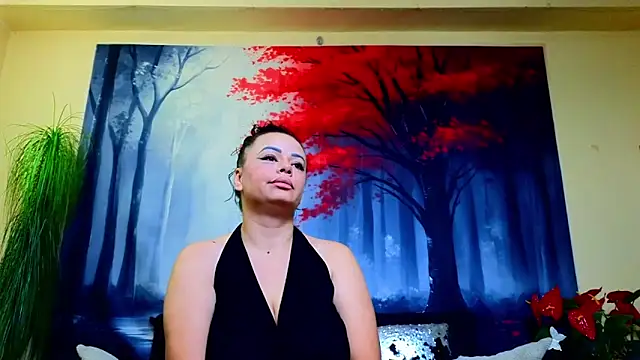 Snapshot of ElizabethEven chatting on 11/23/25, 10:31 ElizabethEven online show from 11/23/25, 10:31