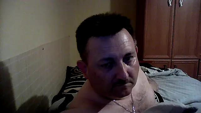 Snapshot of Novy73 chatting on 09/20/25, 10:44 Novy73 online show from 09/20/25, 10:44