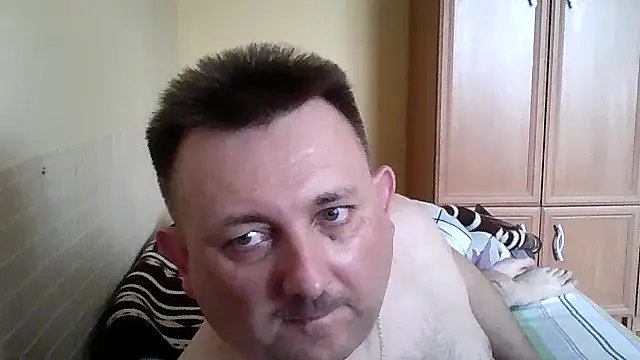 Snapshot of Novy73 chatting on 04/13/26, 07:25 Novy73 online show from 04/13/26, 07:25