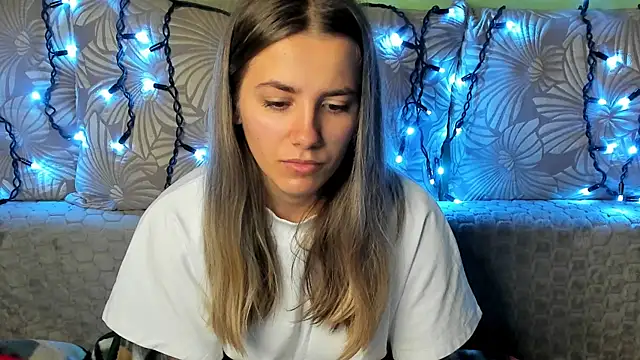 MaggieCake online show from 11/12/25, 03:51