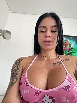 LaraHenao online show from 06/17/26, 02:29