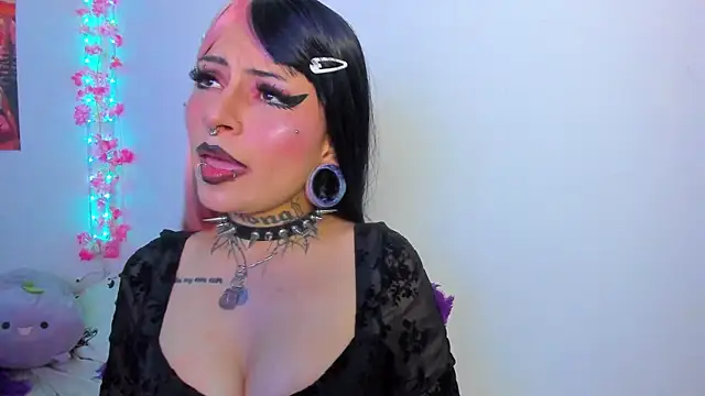 Rainnbow  online show from 11/24/25, 04:23