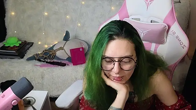 Snapshot of Ginger_Stay chatting on 01/14/26, 10:10 Ginger Stay online show from 01/14/26, 10:10