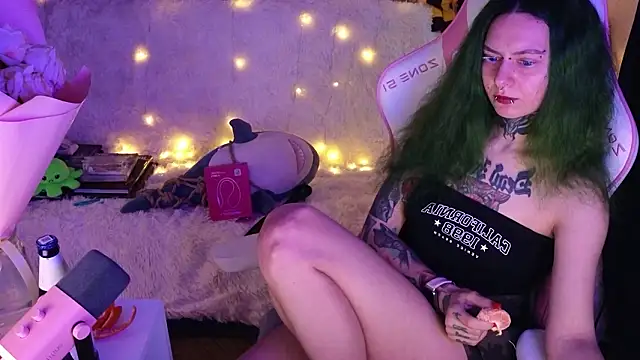 Snapshot of Ginger_Stay chatting on 02/02/26, 01:10 Ginger Stay online show from 02/02/26, 01:10