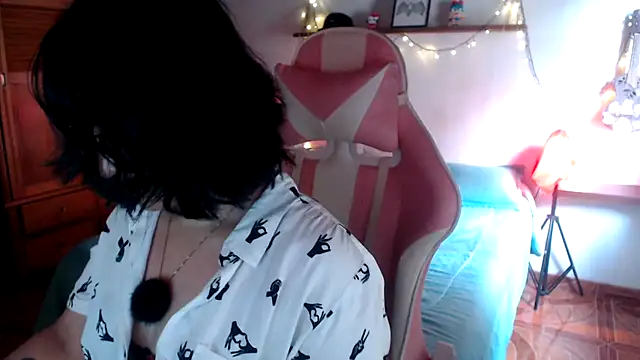 Snapshot of venus_666 chatting on 07/04/26, 08:48 venus 666 online show from 07/04/26, 08:48