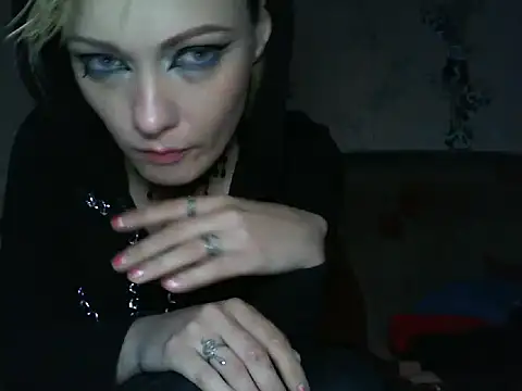 WildMissNiks online show from 06/16/26, 06:49