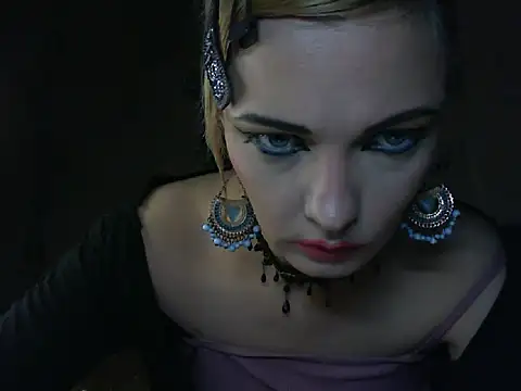 WildMissNiks online show from 06/26/26, 07:35