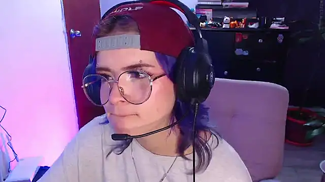 Snapshot of Raventh_ chatting on 09/09/25, 04:17 Raventh  online show from 09/09/25, 04:17