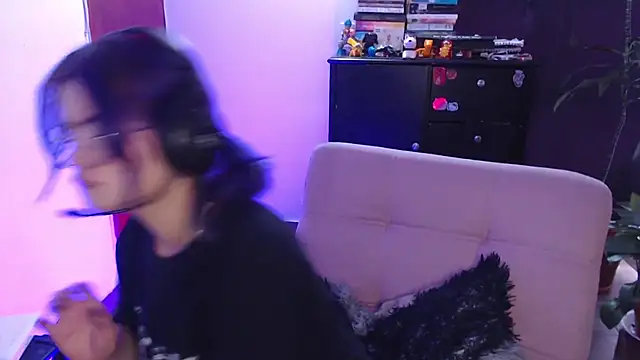 Snapshot of Raventh_ chatting on 09/10/25, 02:50 Raventh  online show from 09/10/25, 02:50