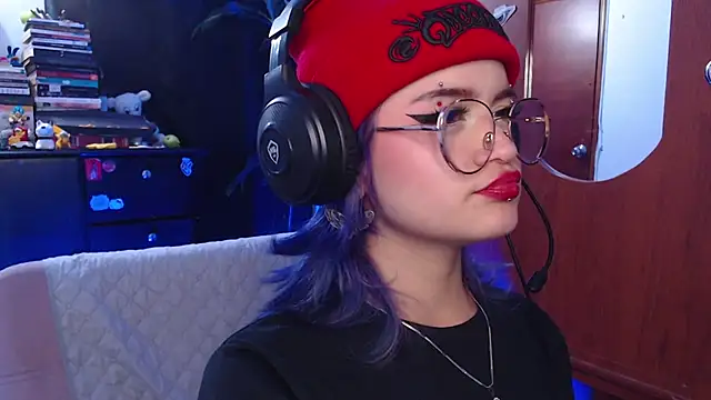 Snapshot of Raventh_ chatting on 09/23/25, 10:46 Raventh  online show from 09/23/25, 10:46