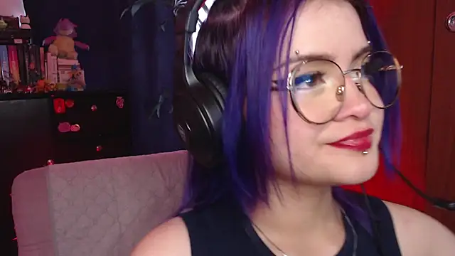 Snapshot of Raventh_ chatting on 09/26/25, 04:11 Raventh  online show from 09/26/25, 04:11