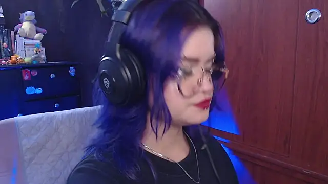 Snapshot of Raventh_ chatting on 09/27/25, 06:35 Raventh  online show from 09/27/25, 06:35