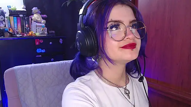 Snapshot of Raventh_ chatting on 09/29/25, 07:40 Raventh  online show from 09/29/25, 07:40