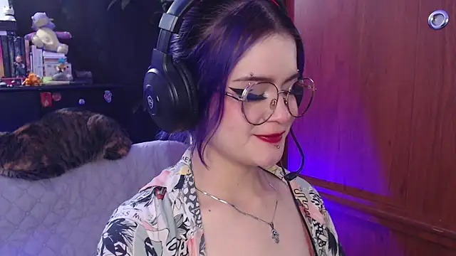 Snapshot of Raventh_ chatting on 09/30/25, 04:23 Raventh  online show from 09/30/25, 04:23