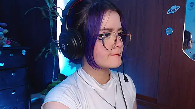 Snapshot of Raventh_ chatting on 10/02/25, 09:44 Raventh  online show from 10/02/25, 09:44