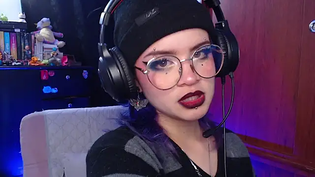 Snapshot of Raventh_ chatting on 10/04/25, 01:58 Raventh  online show from 10/04/25, 01:58