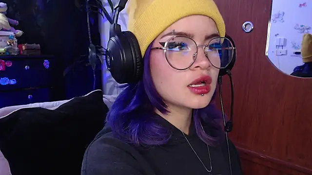 Snapshot of Raventh_ chatting on 10/05/25, 05:06 Raventh  online show from 10/05/25, 05:06