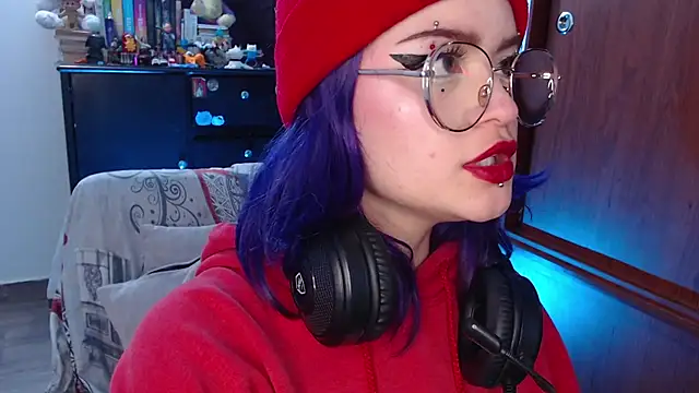 Snapshot of Raventh_ chatting on 10/20/25, 03:12 Raventh  online show from 10/20/25, 03:12