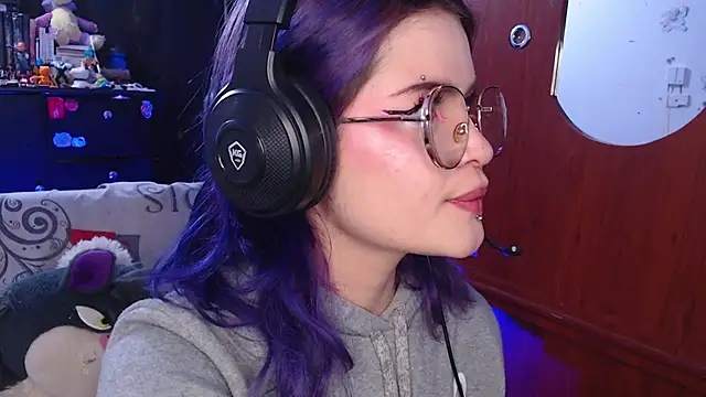 Snapshot of Raventh_ chatting on 10/26/25, 11:05 Raventh  online show from 10/26/25, 11:05