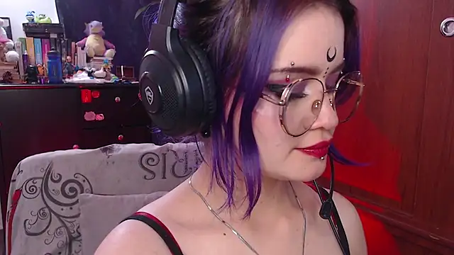 Snapshot of Raventh_ chatting on 10/28/25, 02:31 Raventh  online show from 10/28/25, 02:31