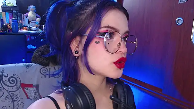 Snapshot of Raventh_ chatting on 10/29/25, 11:56 Raventh  online show from 10/29/25, 11:56