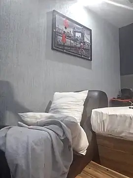 Snapshot of tikalyon chatting on 12/17/24, 02:33 tikalyon online show from 12/17/24, 02:33