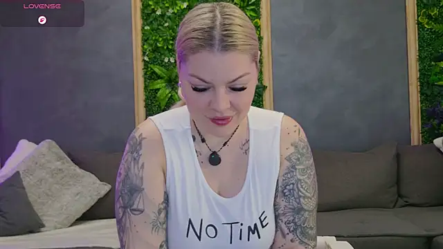 Raven Luna online show from 05/11/26, 04:07