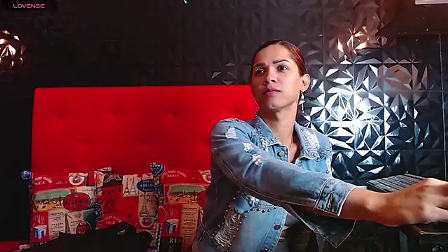 PINK  LOLA1 online show from 02/05/25, 10:33