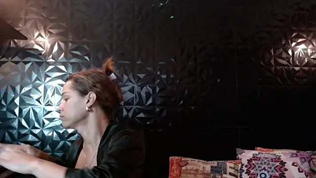 PINK  LOLA1 online show from 04/29/26, 10:27