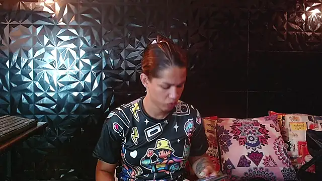 PINK  LOLA1 online show from 05/06/26, 11:32