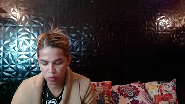 PINK  LOLA1 online show from 06/10/26, 11:57