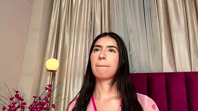 Snapshot of Christy_Sea chatting on 02/14/26, 12:35 Christy Sea online show from 02/14/26, 12:35