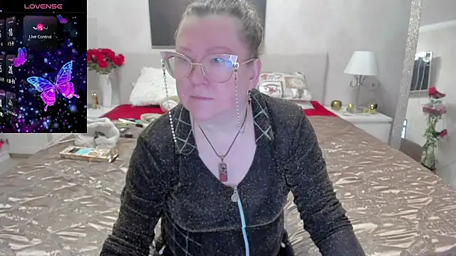 Snapshot of katysako chatting on 01/24/25, 10:08 katysako online show from 01/24/25, 10:08