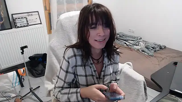 missthon0 online show from 09/16/25, 05:30