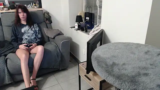 missthon0 online show from 12/01/25, 12:54