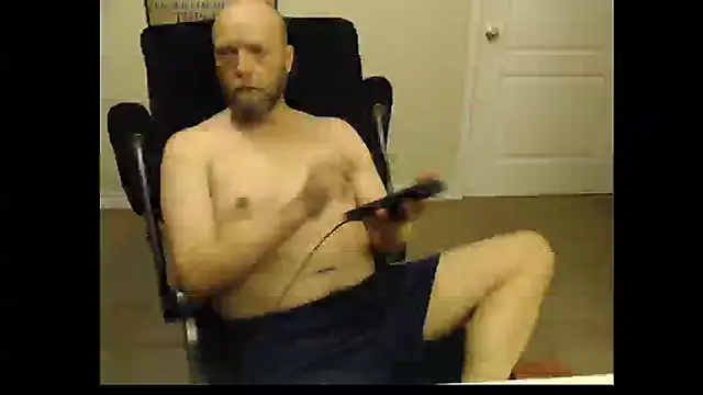 Snapshot of daveletsplay chatting on 11/24/25, 05:01 daveletsplay online show from 11/24/25, 05:01