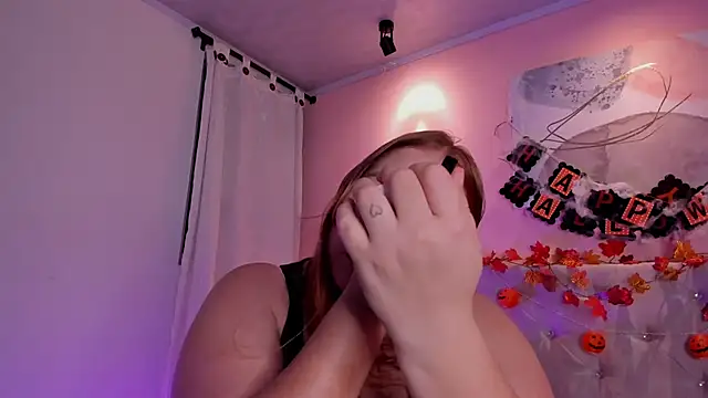 hannamartinn online show from 10/24/25, 03:19