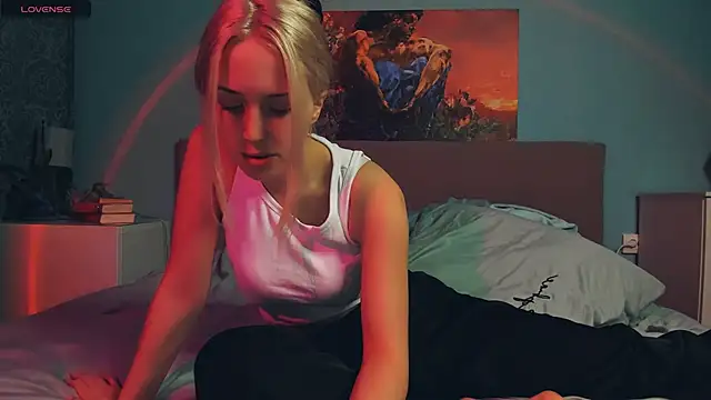 Snapshot of Linda_Roxy chatting on 12/05/24, 07:17 Linda Roxy online show from 12/05/24, 07:17