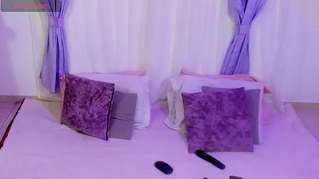 MiaYMolly online show from 06/11/26, 12:43