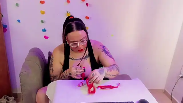 MiaYMolly online show from 06/21/26, 09:06