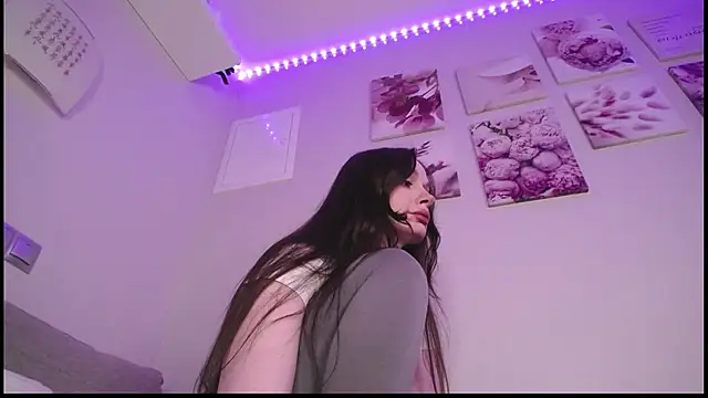 Snapshot of Agness_sweet chatting on 02/03/25, 08:24 Agness sweet online show from 02/03/25, 08:24