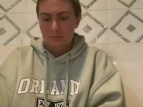 Snapshot of Alyssa_rhoades chatting on 01/27/25, 07:24 Alyssa rhoades online show from 01/27/25, 07:24