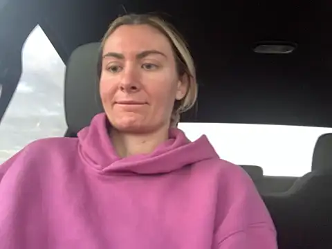 Snapshot of Alyssa_rhoades chatting on 03/18/26, 12:52 Alyssa rhoades online show from 03/18/26, 12:52